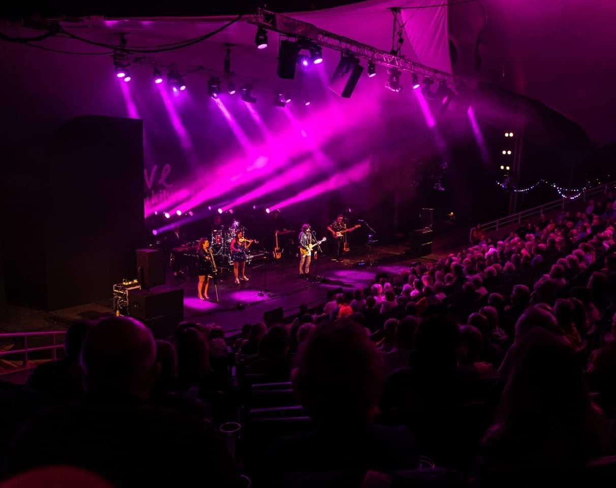 Live concert at an outdoor theatre